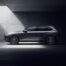 Porsche Cayenne S grise garée dans un garage moderne, photo éditoriale